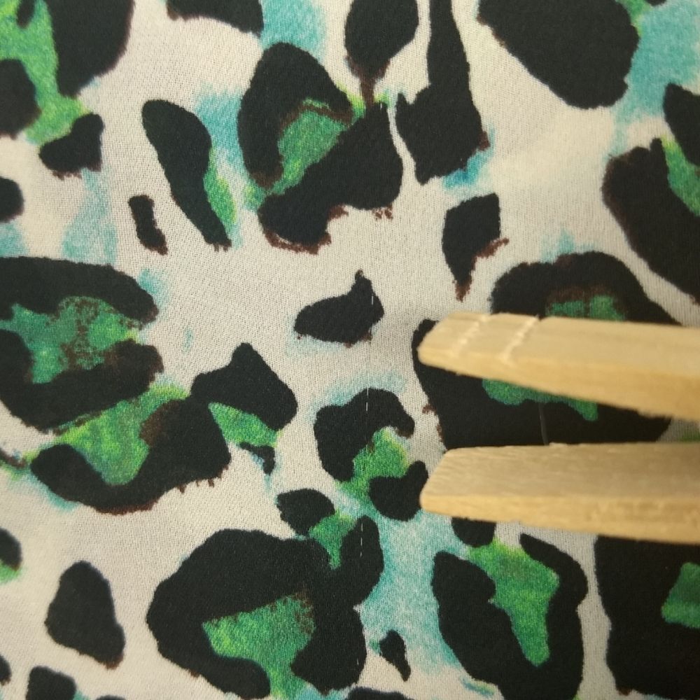 CAbi 3260 Jungle Cheetah Leopard Envy Green Short Sleeve Top Size XS - Picture 6 of 10
